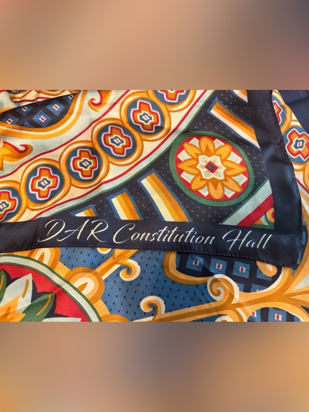 DAR Constitution Hall Our National Landmark 35” Medallion Square Scarf Vintage - Picture 3 of 3